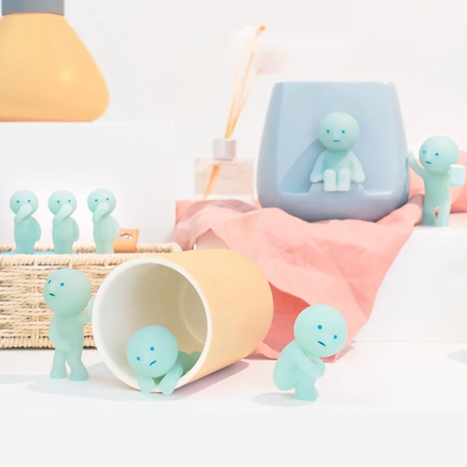 Hot Glow In The Dark Mini Figu - огляд і ціна Yoga Fitness First