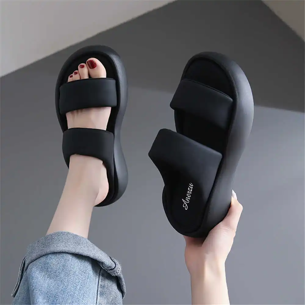 Size 39 Strips Summer Shoes Sa - огляд і ціна Yoga Fitness Reservation